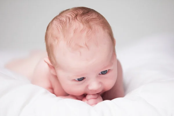 Baby in a serene setting — Stock Photo, Image