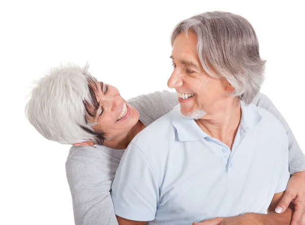 Feliz casal de idosos amorosos — Fotografia de Stock