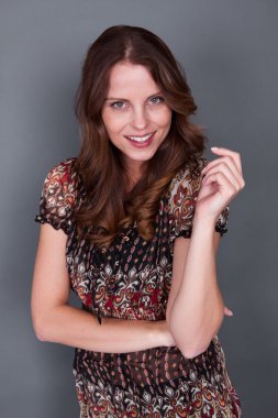 şık elbiseli seksi genç bayan