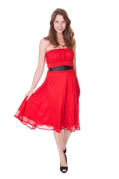 Femme glamour en robe rouge — Photo