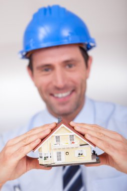 neşeli bir mimar portresi