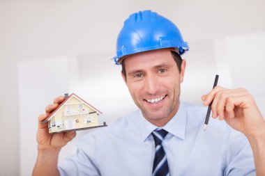 neşeli bir mimar portresi