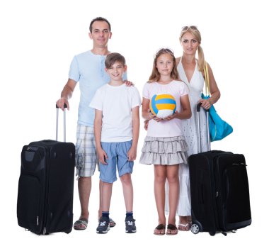 mutlu bir aile tatil için gidiş Bagaj ile