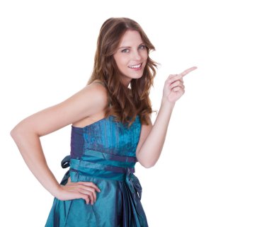 mavi elbiseli çekici manken