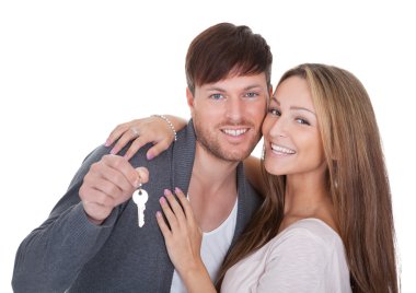 erkek arkadaşı tarafından düzenlenen büyük anahtar