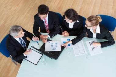 istatistiksel analiz için iş toplantısı