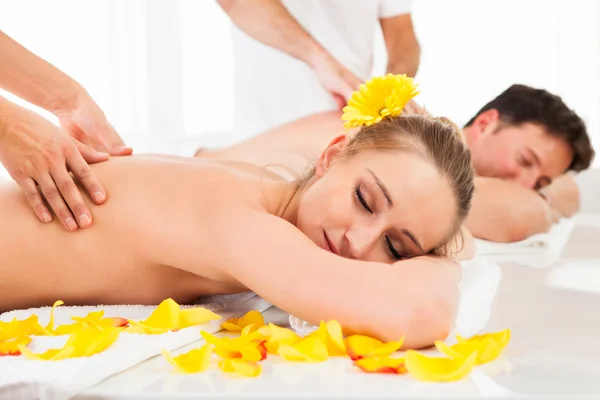 Attractive couple having a massage — Stock Photo, Image