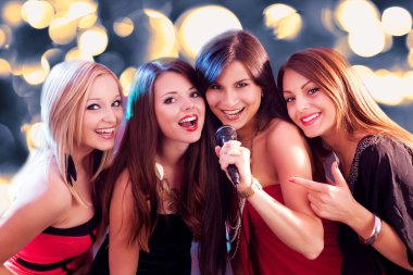 Karaoke şarkı dört güzel kız