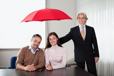 genç bir çift için sigorta kapak sağlama aracı