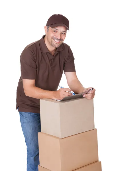 Retrato de homem de entrega feliz — Fotografia de Stock