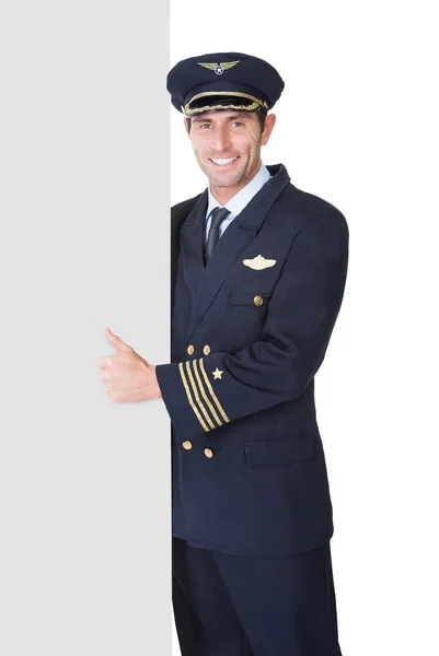 Porträt eines selbstbewussten Piloten — Stockfoto