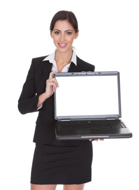 iş kadını holding laptop gülümseyen
