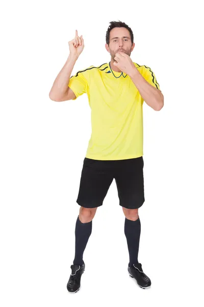 Fußballrichter pfeift — Stockfoto