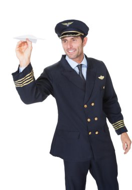 Kendine güvenen pilot portresi