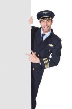 Kendine güvenen pilot portresi