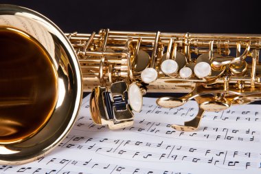 trompet ve müzik notası