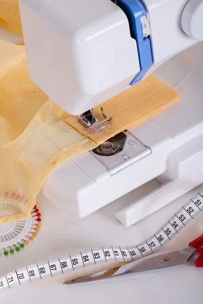 缝纫机和相关的物品 — 图库照片