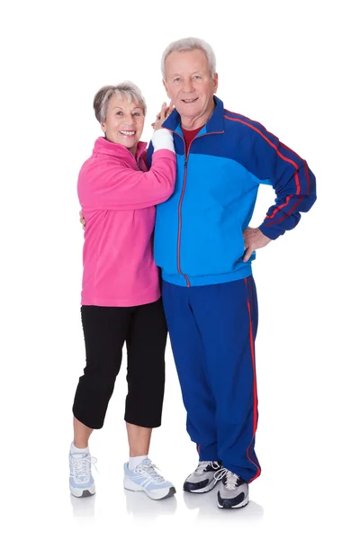 Porträt eines Senioren-Paares beim Sport — Stockfoto