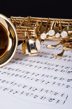 trompet ve müzik notası