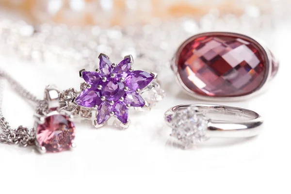 Nahaufnahme von Diamantenschmuck — Stockfoto