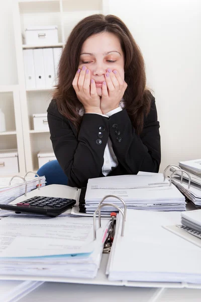 Empresaria conmocionada — Foto de Stock