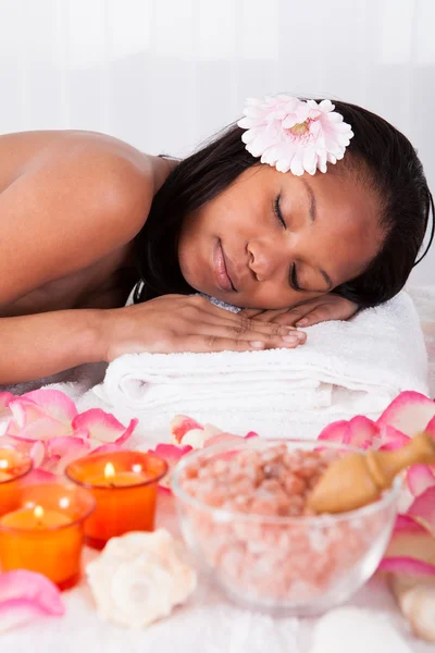 Young Woman In Spa — Stock Photo, Image