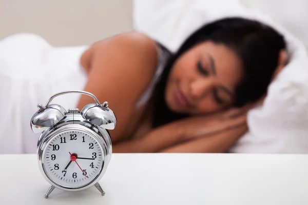 Retrato de mujer joven durmiendo —  Fotos de Stock