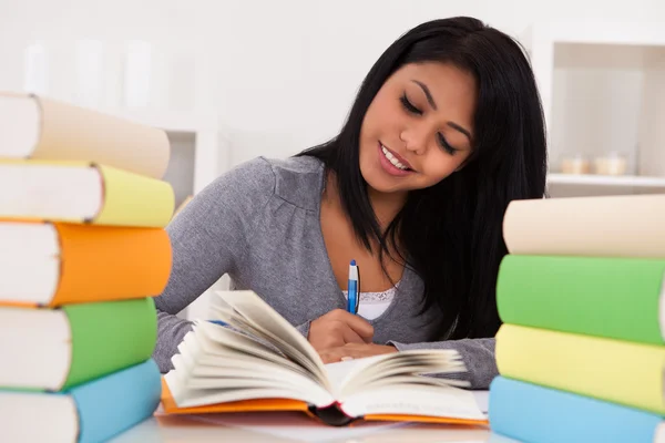 Portrait Of Young Woman Studying — Stock Photo, Image