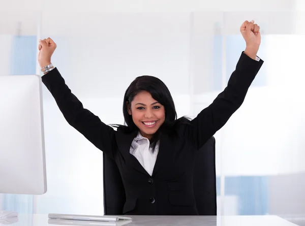 Retrato de mujer de negocios feliz —  Fotos de Stock