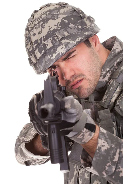 Retrato de soldado com rifle — Fotografia de Stock