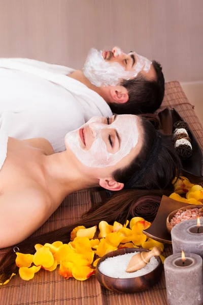 Couple With Face Mask — Stock Photo, Image