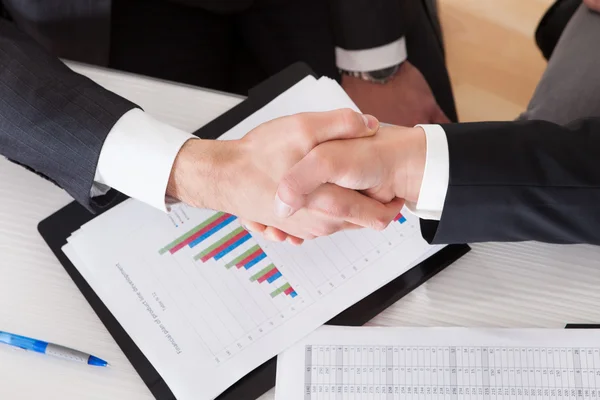 Two Business Shaking Hands — Stock Photo, Image