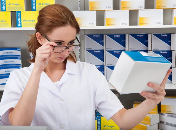 Pharmacist Working In Pharmacy — Stock Photo, Image