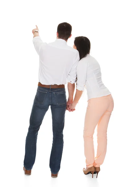 Retrato de pareja joven cogida de la mano — Foto de Stock