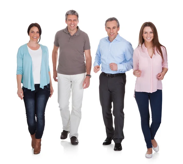 Retrato de feliz caminar — Foto de Stock