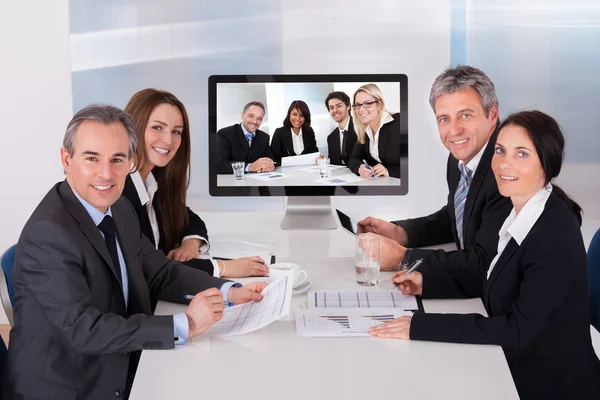 Grupo de empresários em videoconferência — Fotografia de Stock