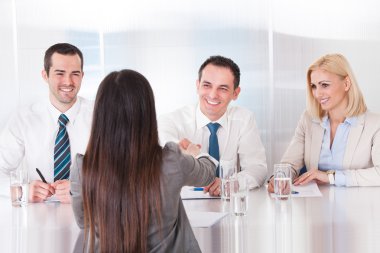 bir el sıkışma sahip iş