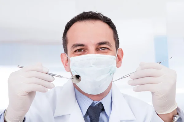 Portret męski dentysta — Zdjęcie stockowe