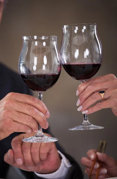 Mature Couple Toasting Wine — Stock Photo, Image