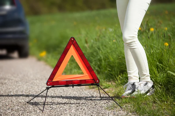 Vrouw roept om hulp — Stockfoto