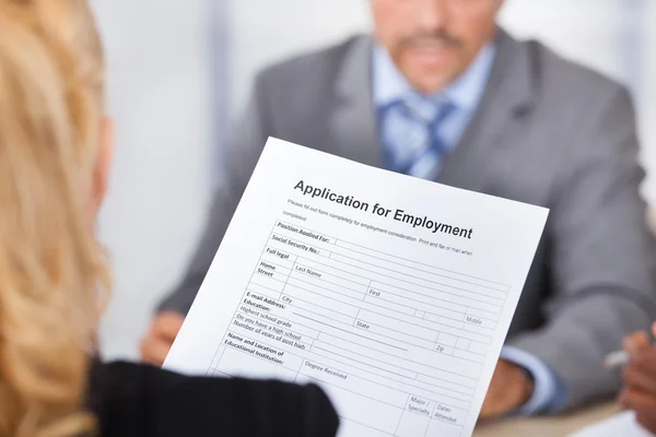 Businesswoman Holding Application Form — Stock Photo, Image