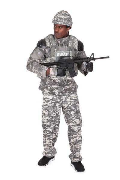 Porträt eines afrikanischen Soldaten — Stockfoto