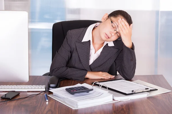 Young Businesswoman Suffering From Headache — Stock Photo, Image