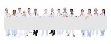 Doktor afişini ile grup