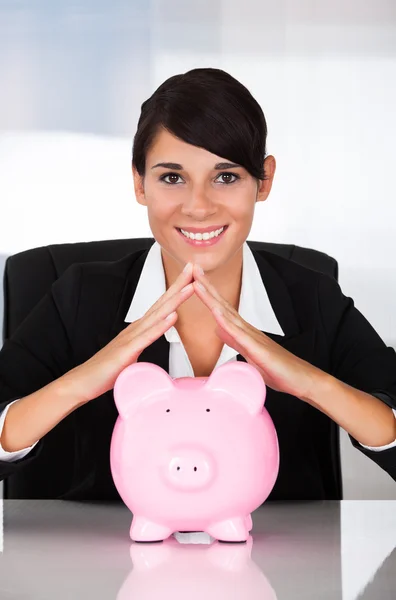 Businesswoman With Piggy Bank — Stock Photo, Image