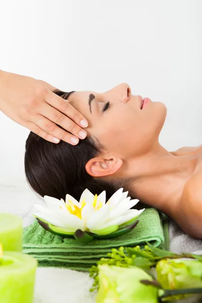 Woman In Spa Saloon — Stock Photo, Image