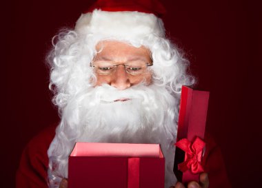 Noel Baba hediye arıyorsunuz Close-Up