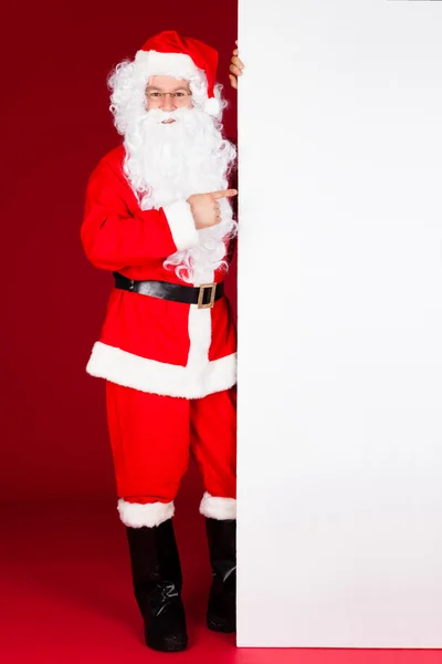 Ritratto di Babbo Natale con cartello bianco — Foto Stock