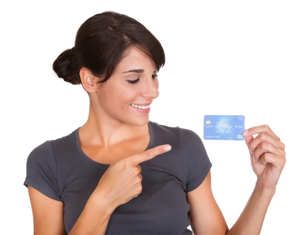 Vrouw met creditcard — Stockfoto