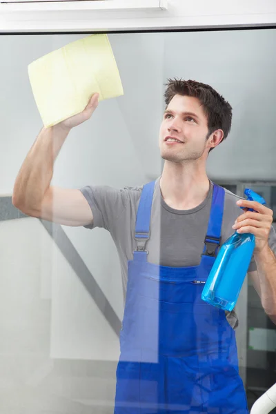 Cleaner Cleaning The Glass With Paper — Stock Photo, Image